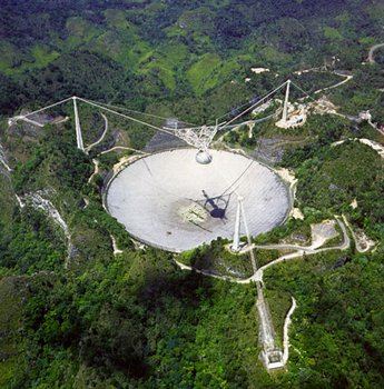 Arecibo: la conca di 300 metri  di Arecibo Radio Telescope