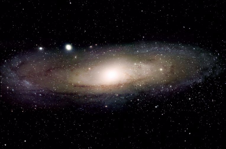 M 31 (NGC 224) : The Andromeda Galaxy
