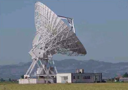 Il radiotelescopio con parabola di 32 metri di Medicina (BO).