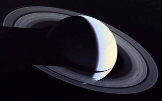 Saturno  from Voyager 1