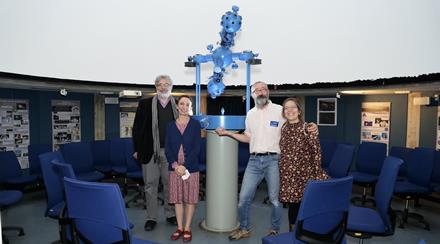 Prof. Marco Del Bene
       presidente ASCIG , Chiara Pasqualini rappresentante Zeiss
       Italia, Marco Garoni direttore Planetario di Ravenna, Daria
       Dall’Olio, per una conferenza sulle tradizioni astronomiche del
       cielo del Giappone.