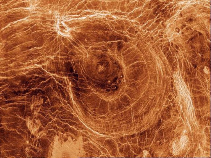 Formazioni “Aracnoidi” 40 N, 18 E all'interno di Bereghinya Planitia, paricolari.